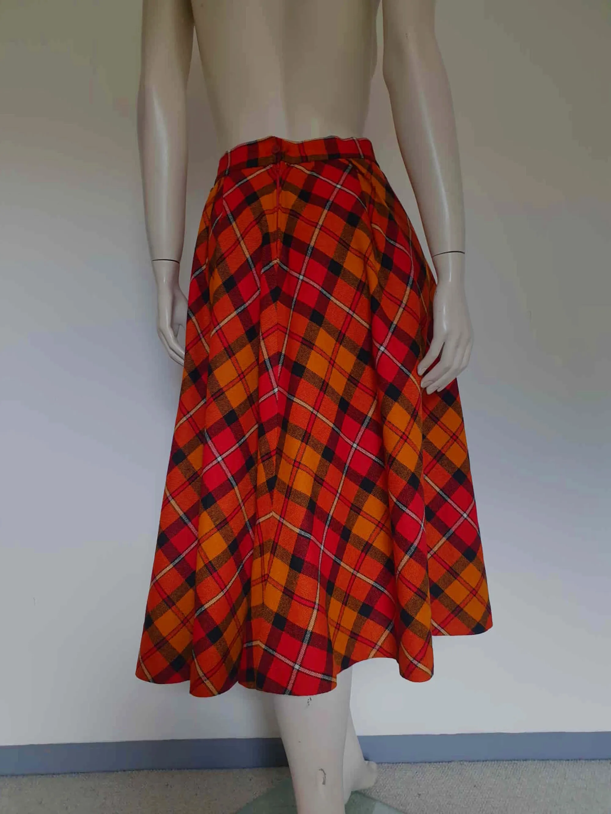 1970s Red & Orange Plaid Wool Skirt - S