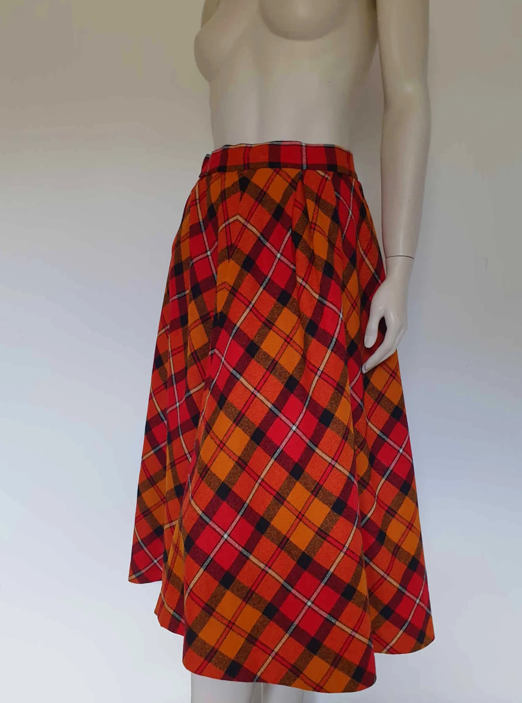 1970s Red & Orange Plaid Wool Skirt - S