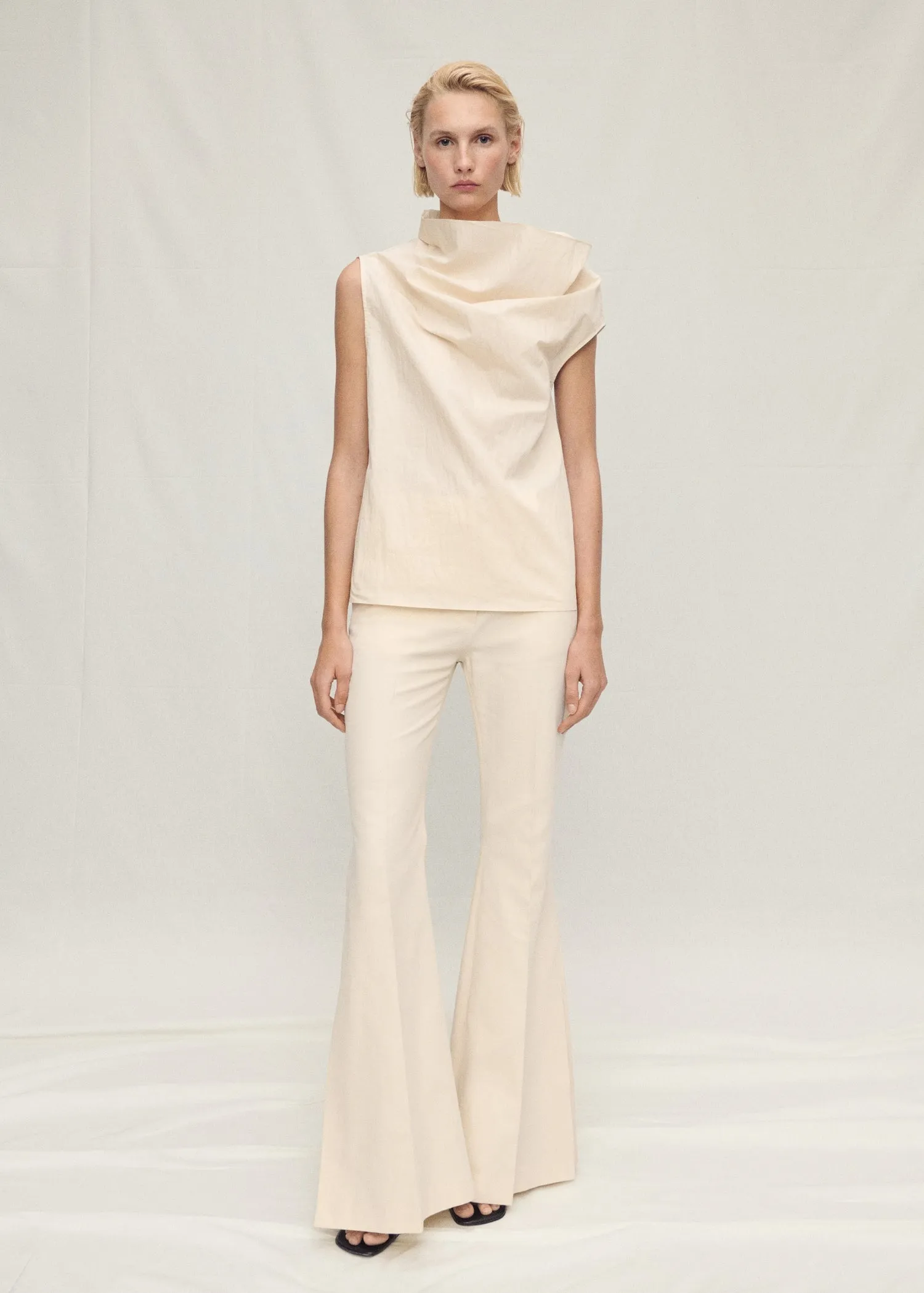 Asymmetrical collar cotton blouse