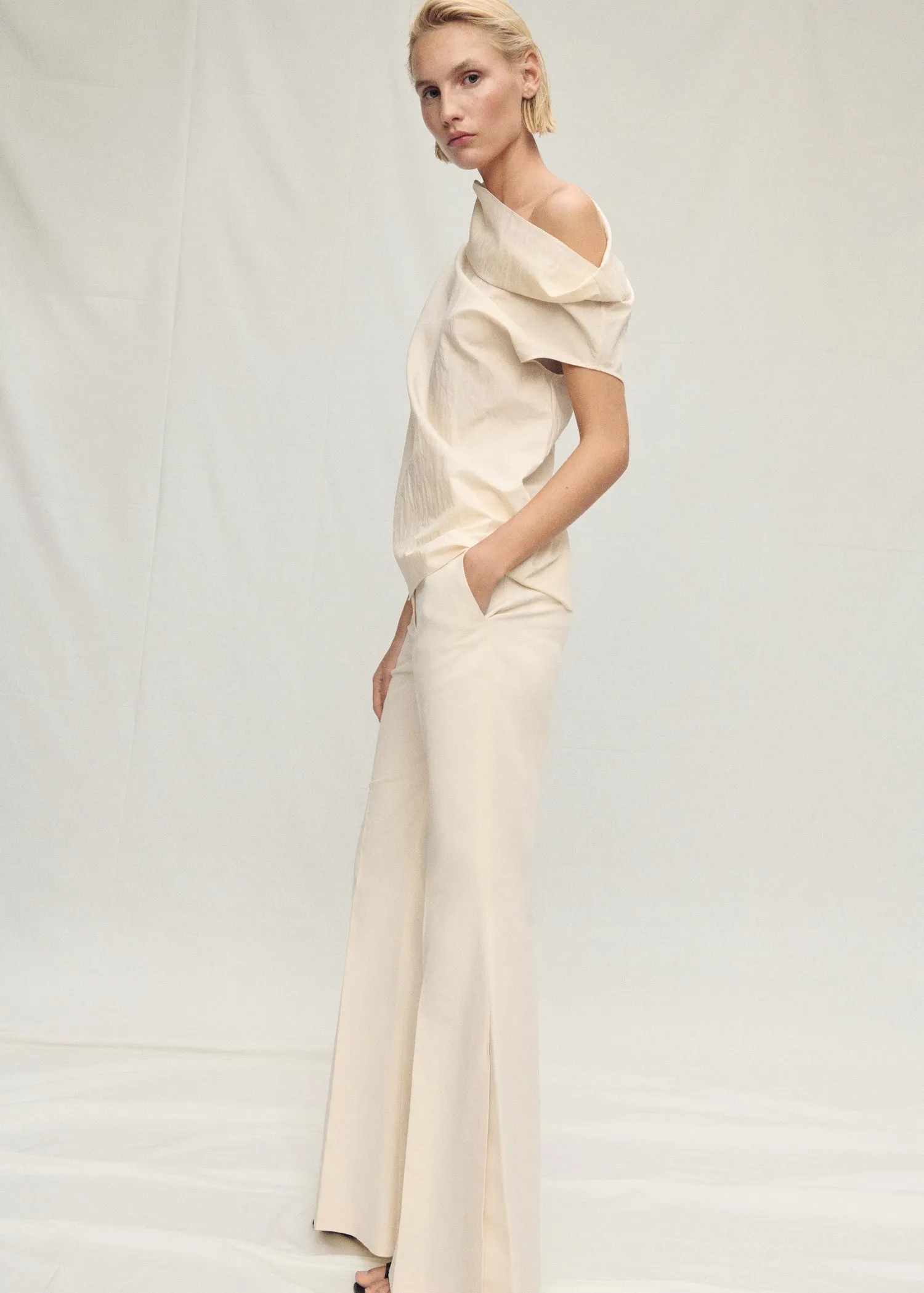 Asymmetrical collar cotton blouse