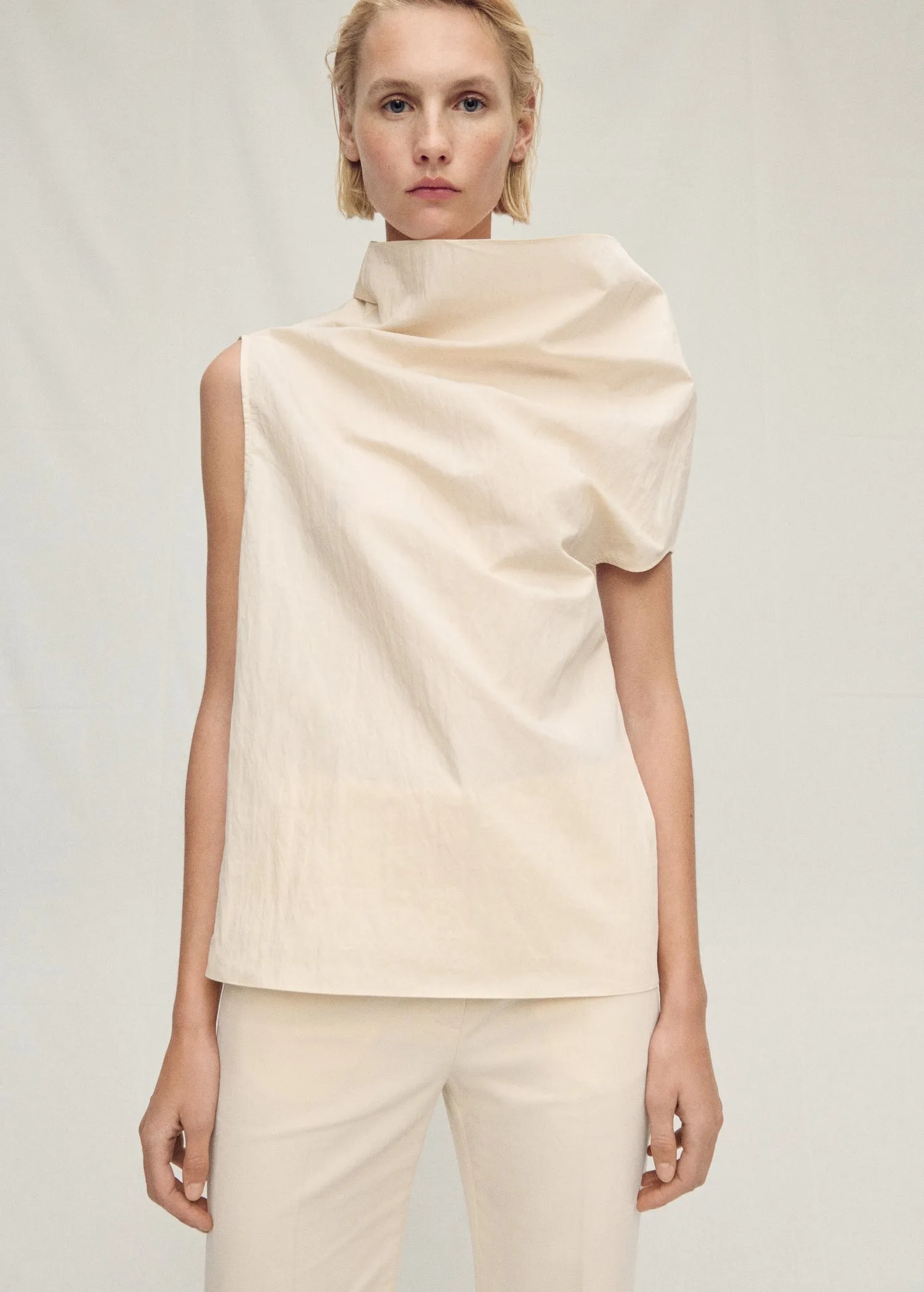 Asymmetrical collar cotton blouse