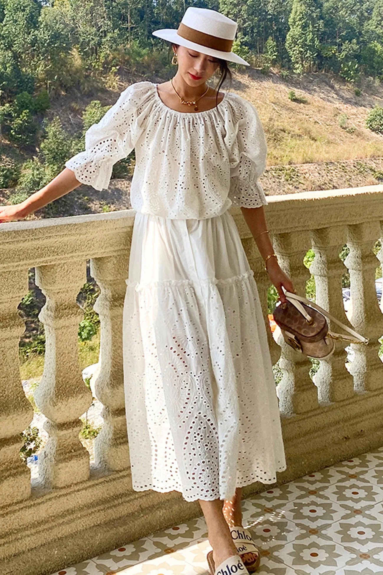 BerryBetty - White Embroidered Lace Pleated Skirt