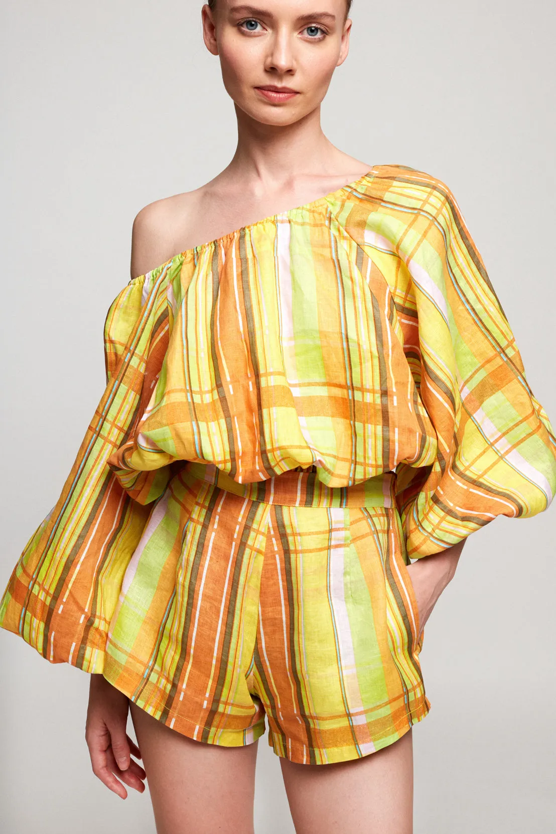 Billow Sleeve Top | Shorts