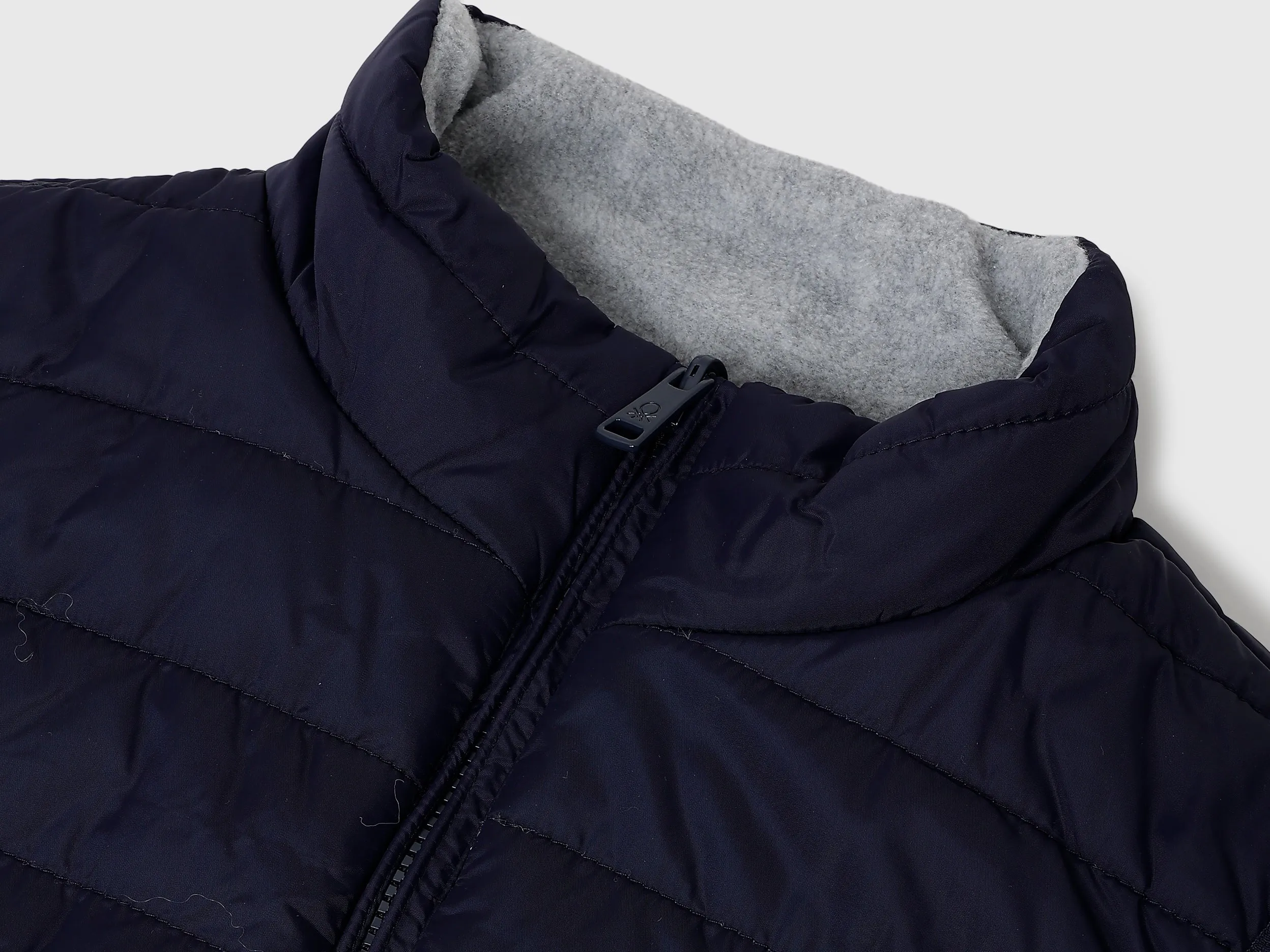 Boy's Regular Fit Sleeveless Reversible Jacket