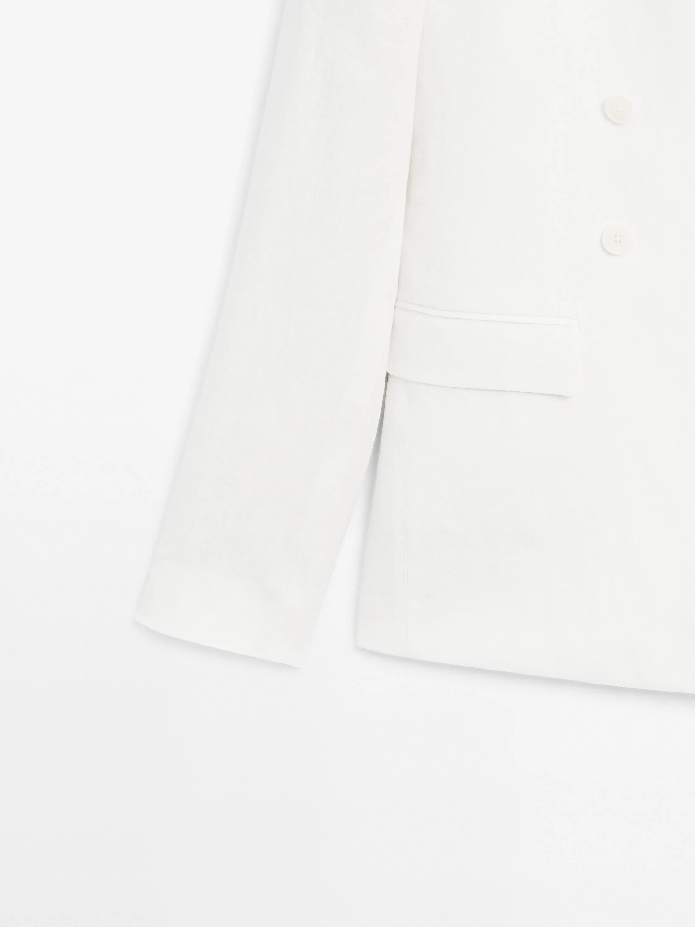 Fitted double-breasted linen blazer