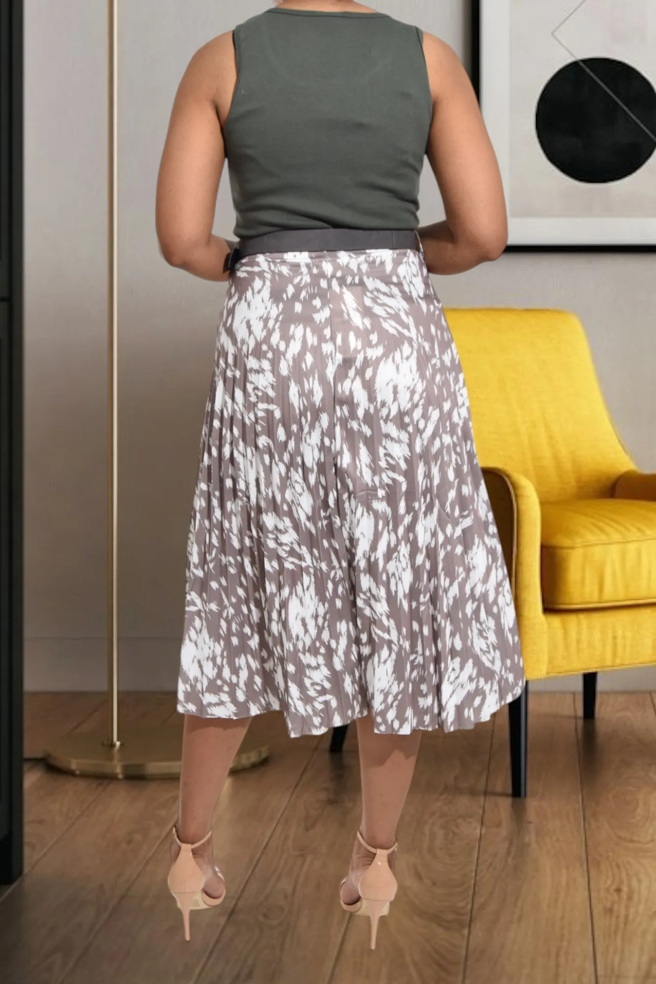 Ladies Beige Pleated Skirt