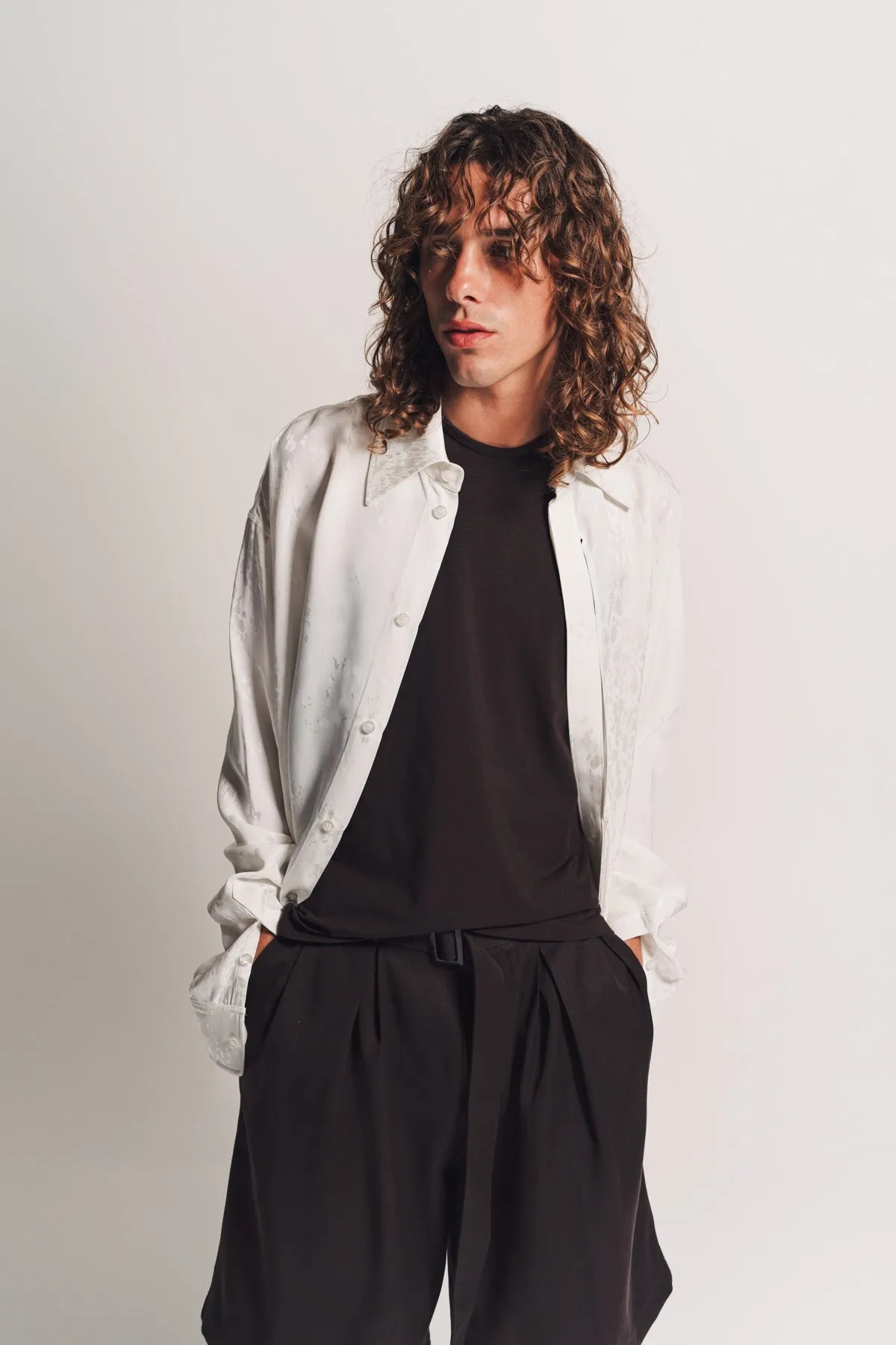 LOUIS GABRIEL NOUCHI | LONG SHIRT WITH ASYMMETRICAL OPENING IN DROPS JACQUARD