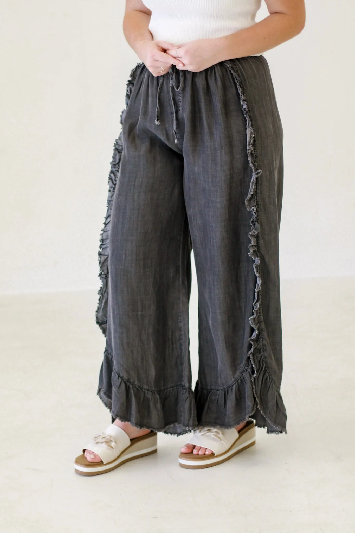 Maeve Washed Ruffle Chambray Pants - Black