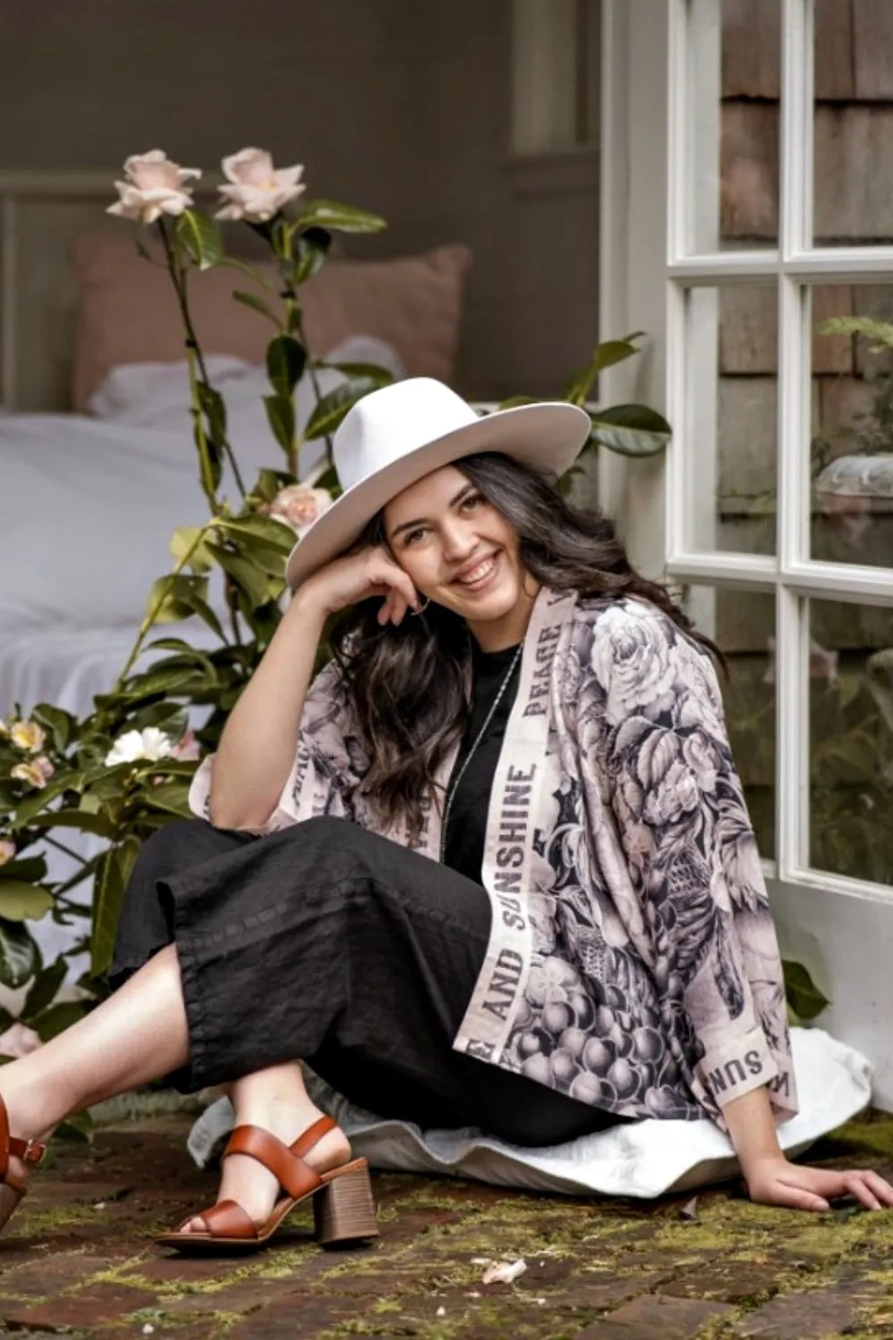 MARKET OF STARS PEACE WINE   SUNSHINE CROPPED KIMONO