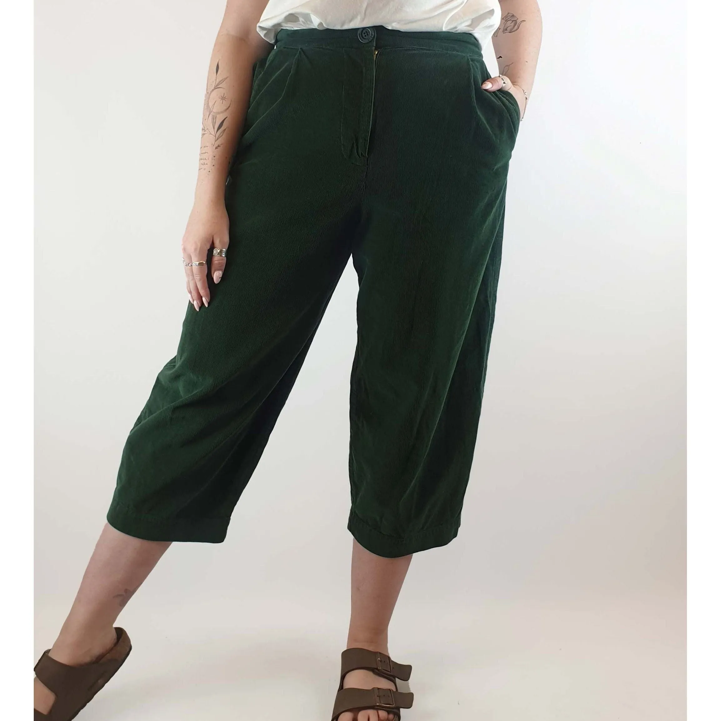 Obus green wide leg cropped cord pants size 3 (best fits size 12)