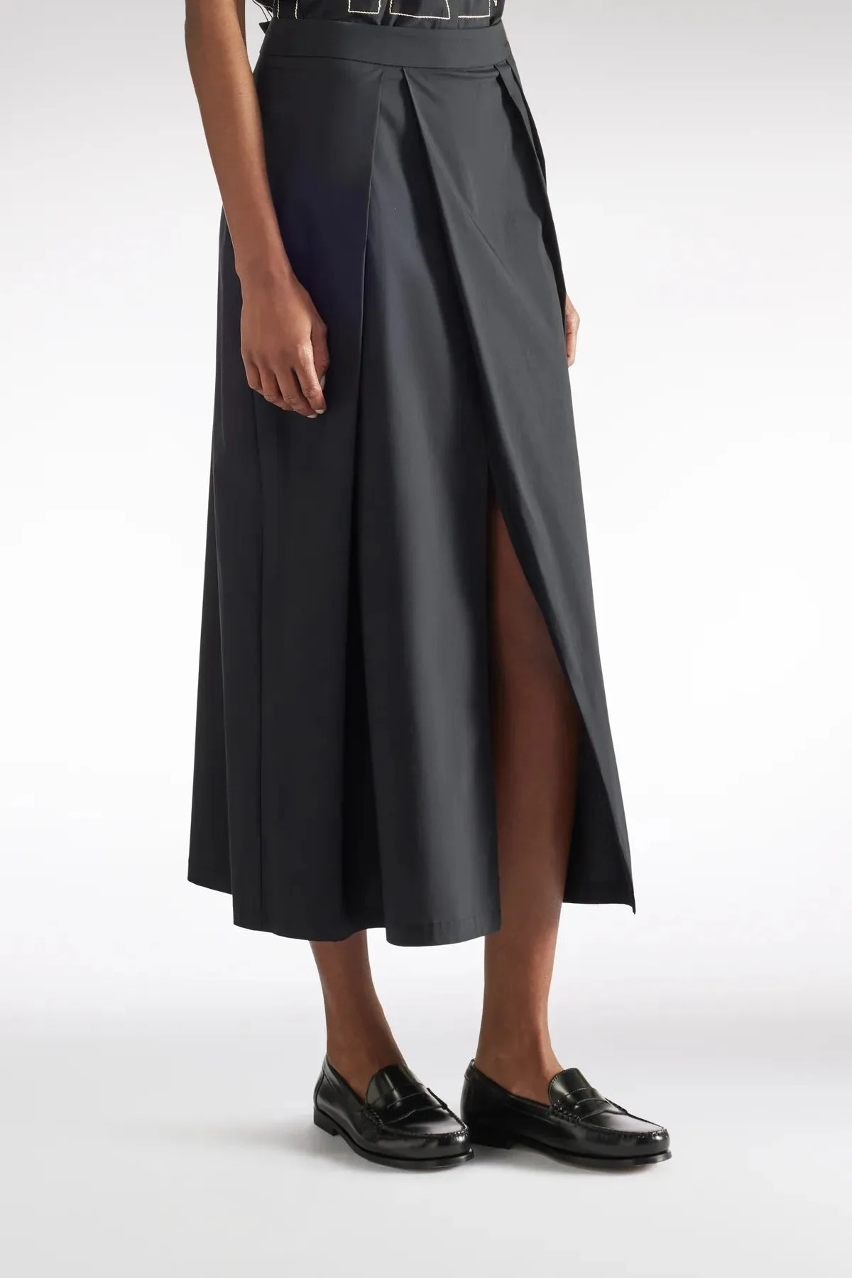 Pleated Front Skirt - Black