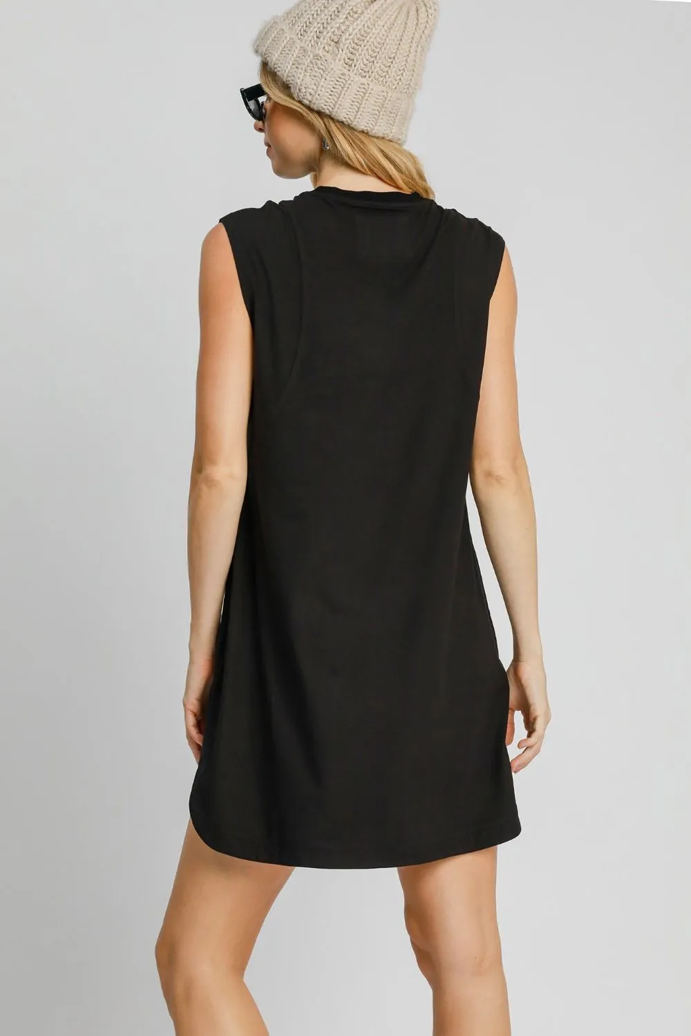 Round Neck Sleeveless High-Low Curved Hemline Mini Dress – Trendy High-Low Dress, Sleeveless Mini Dress, Curved Hemline Dress, Flattering Round Neck Dress, Chic High-Low Dress
