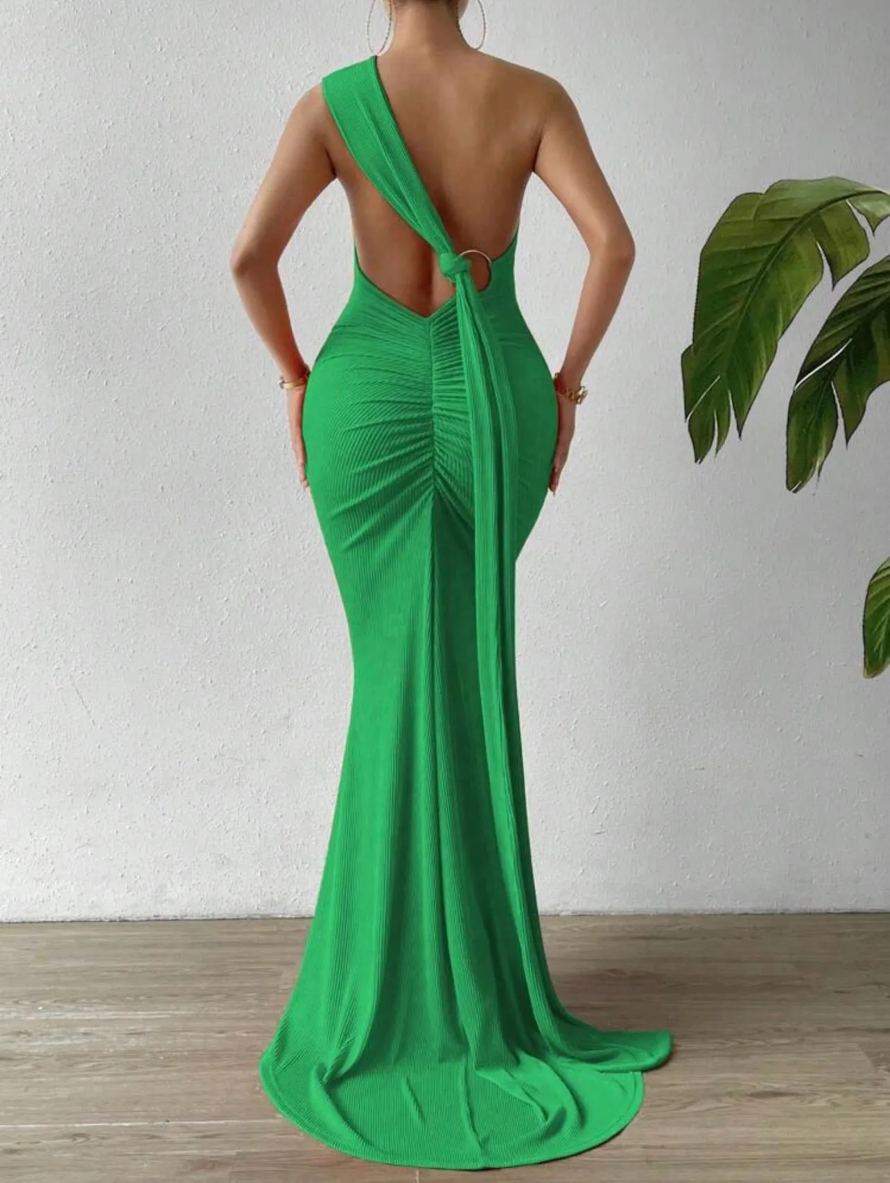 Shaya Ring Gown x Green