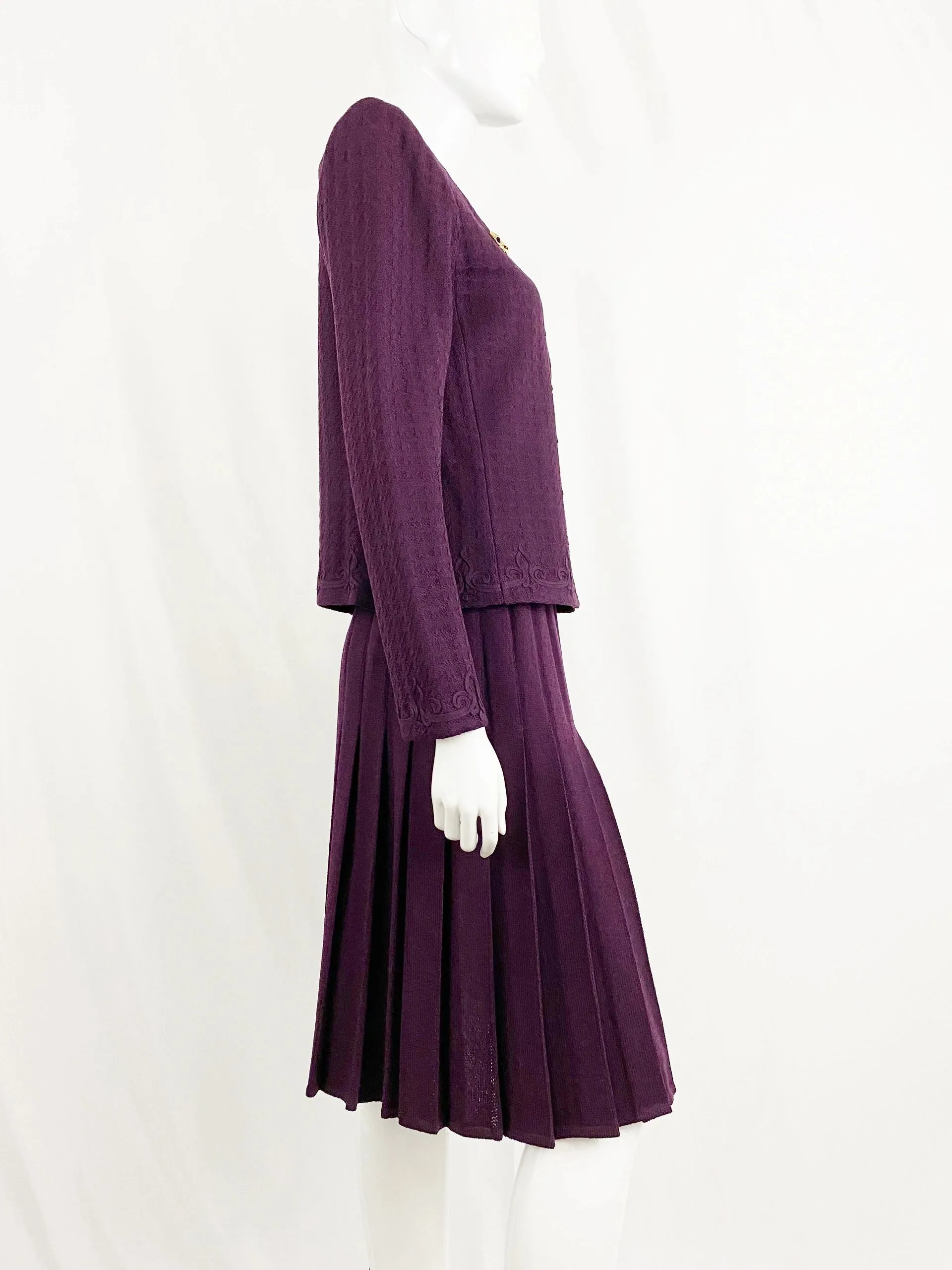 St. John Suit With Pleated Skirt Size 8