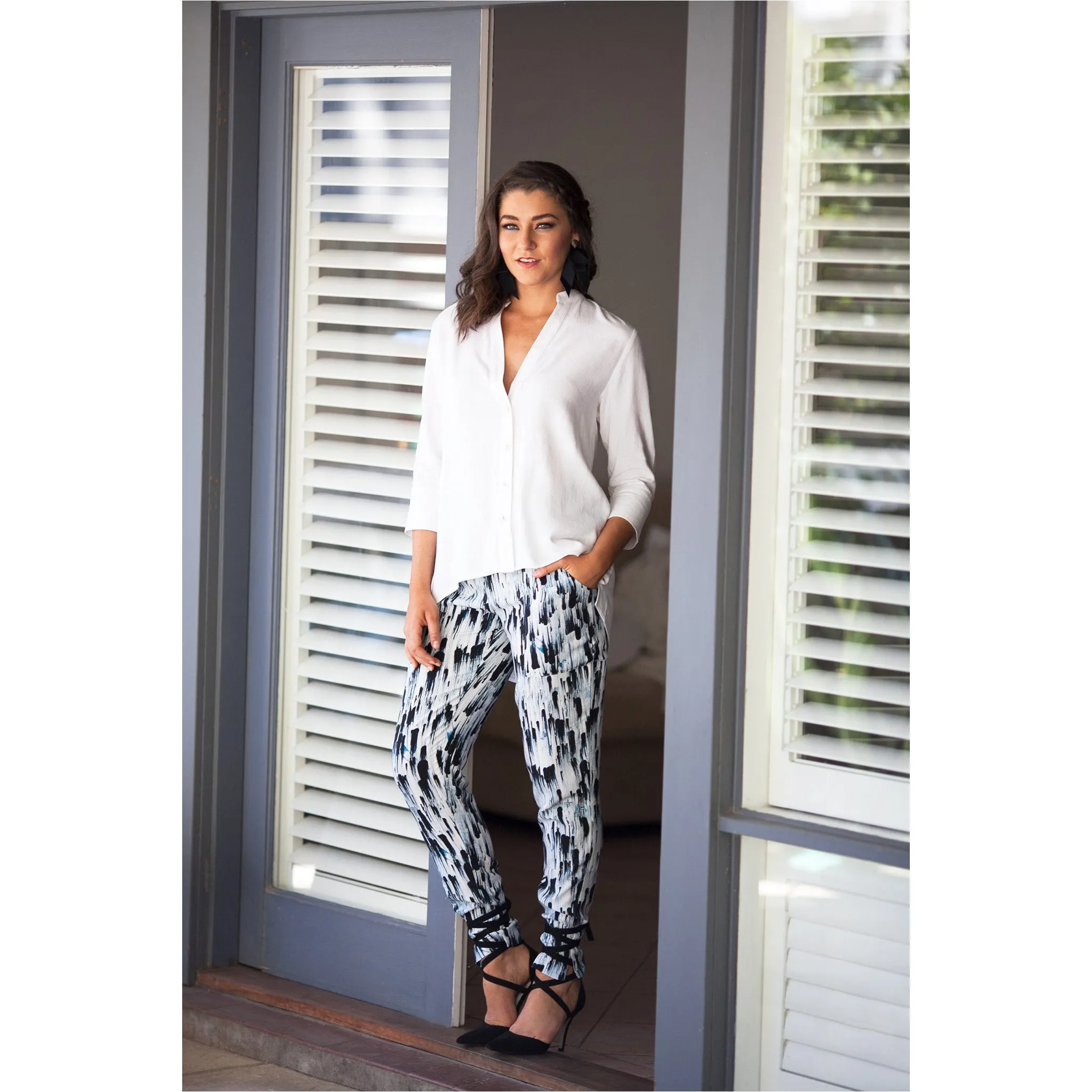 Trace Tapered Leg Pant in Pink Tropics