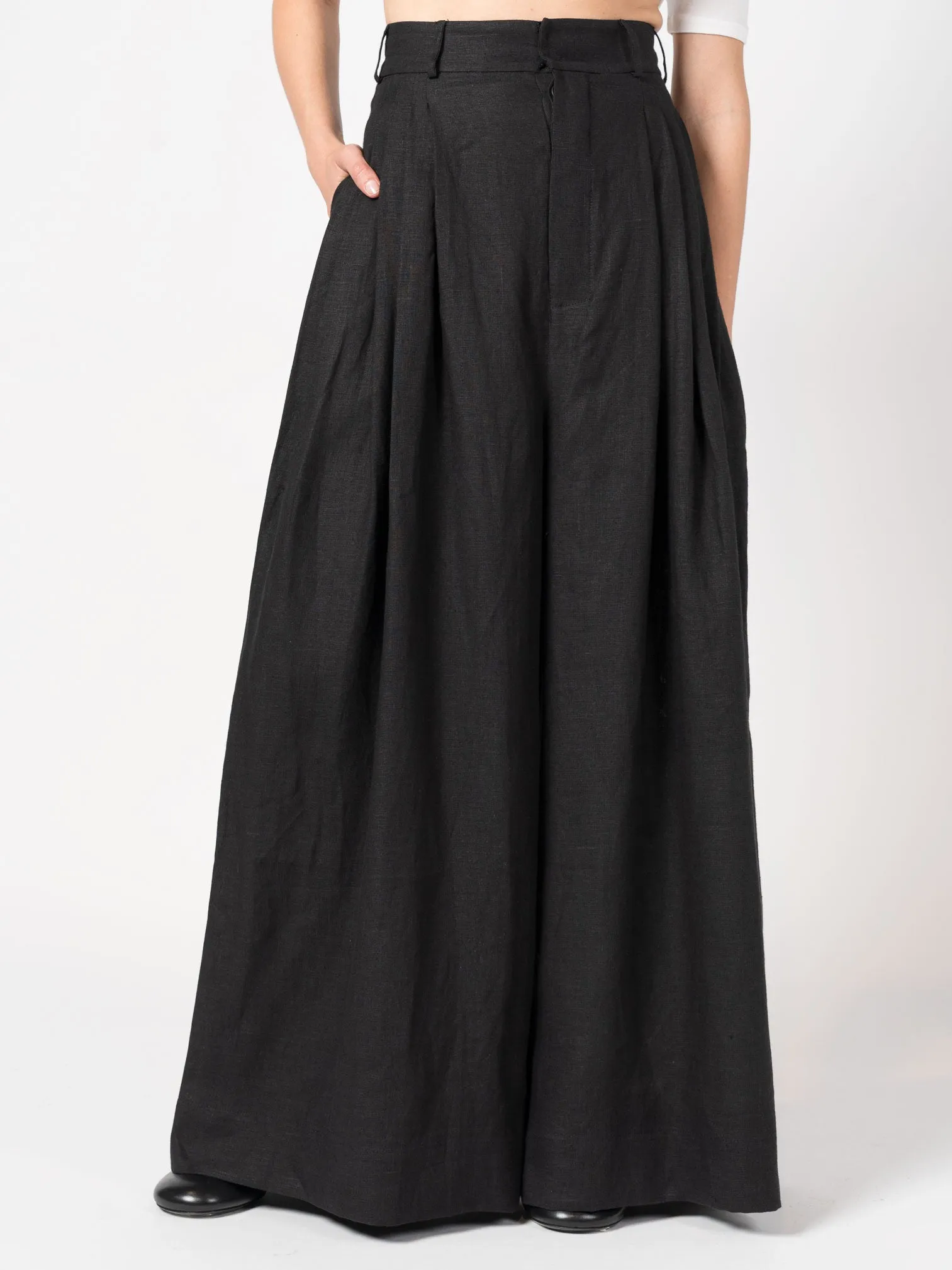 Wide-Leg Linen Pants