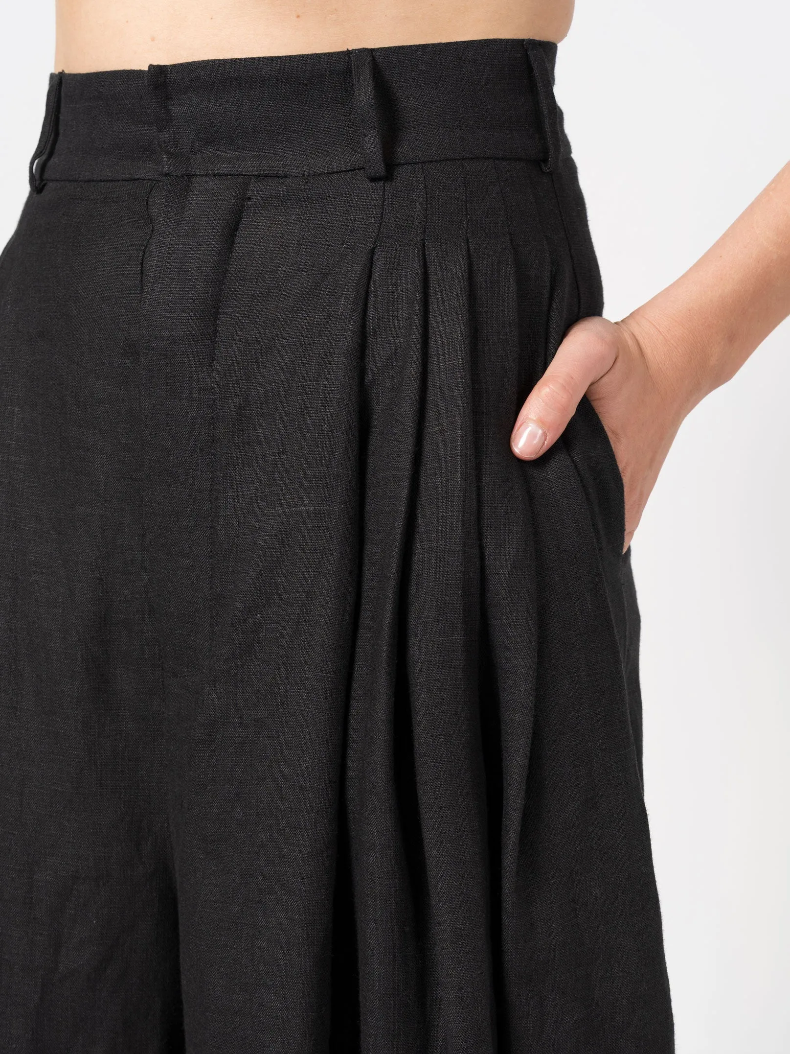 Wide-Leg Linen Pants