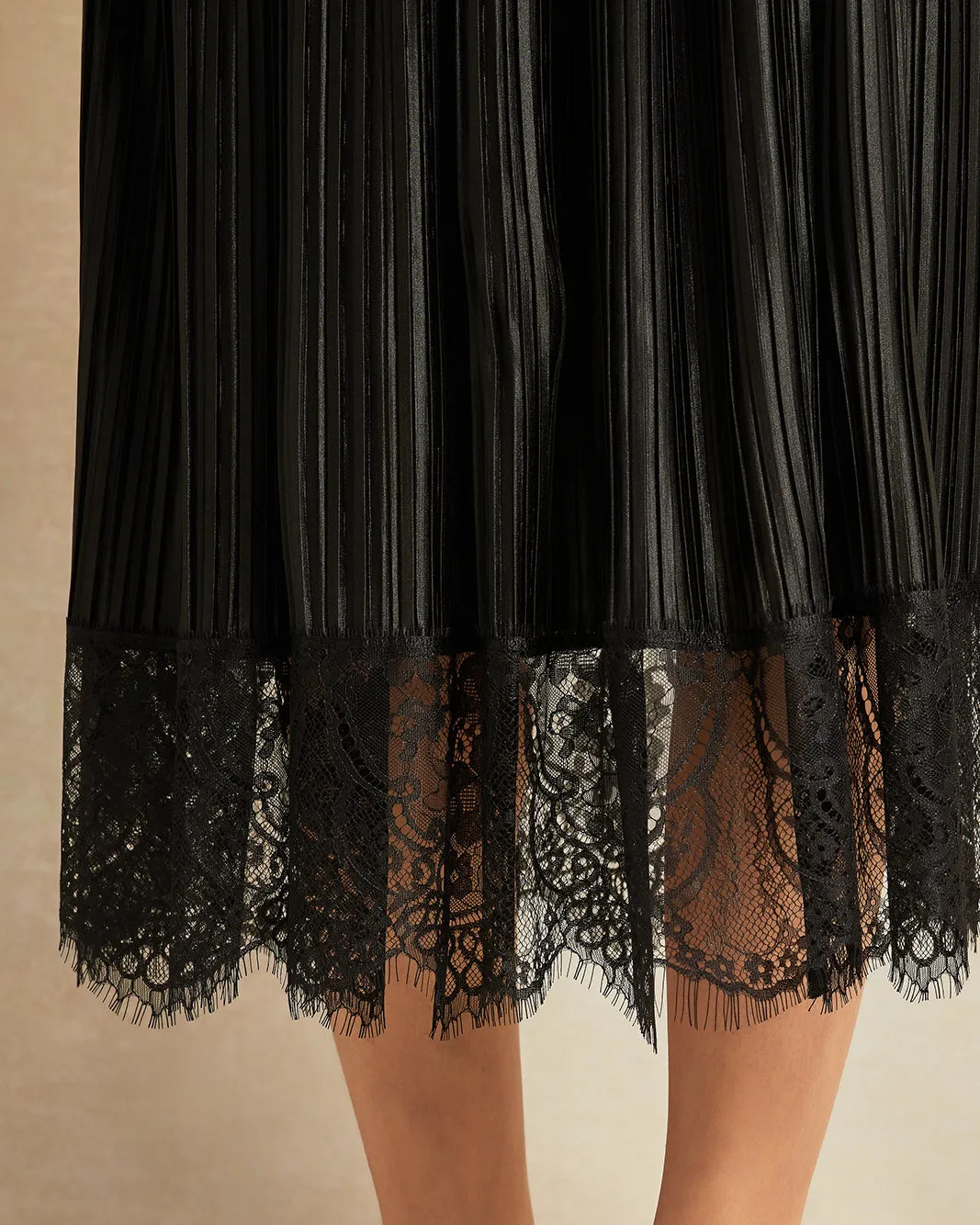 Women Black Pleated Lace Skirt