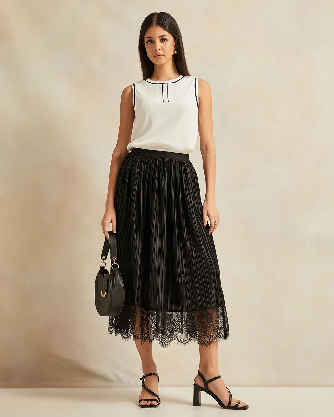 Women Black Pleated Lace Skirt