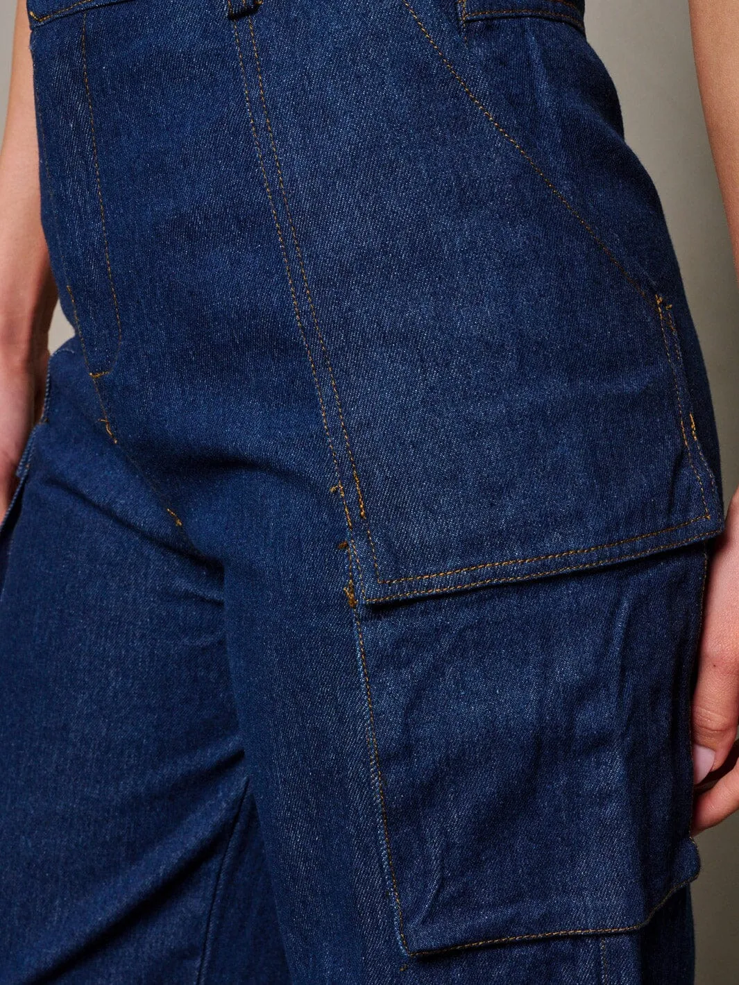 WOMEN'S BUTTON CLOSURE CARGO POCKETS WIDE LEG DENIM PANTS