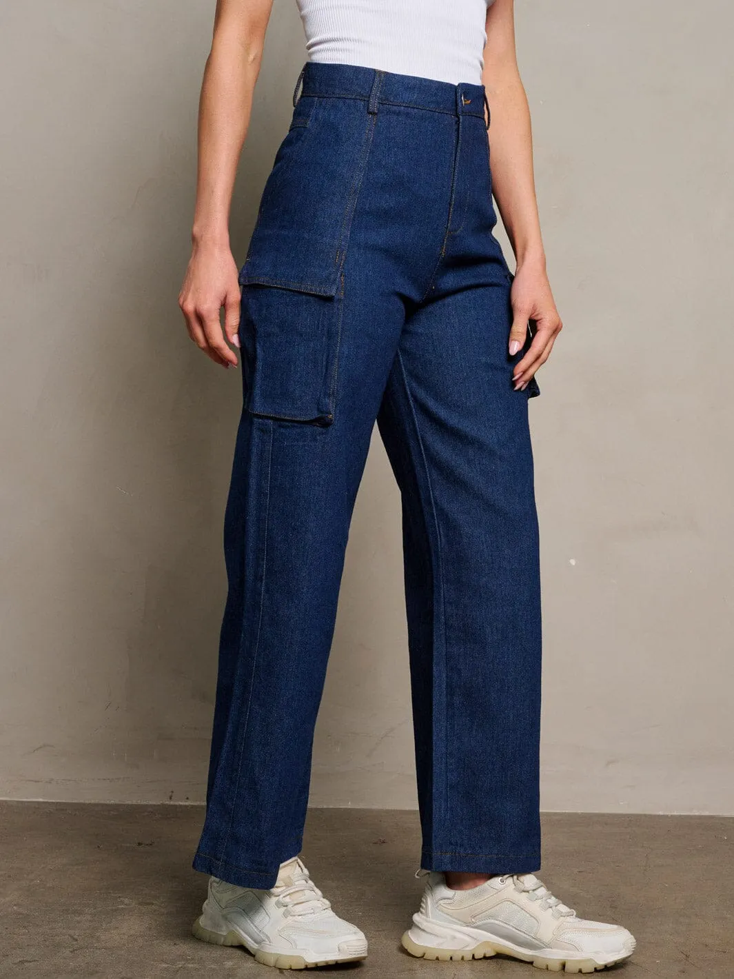 WOMEN'S BUTTON CLOSURE CARGO POCKETS WIDE LEG DENIM PANTS